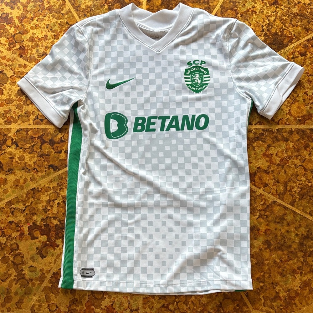 Sporting CP 22-23 Away Jersey